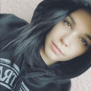 Meet your Posher, Abigail